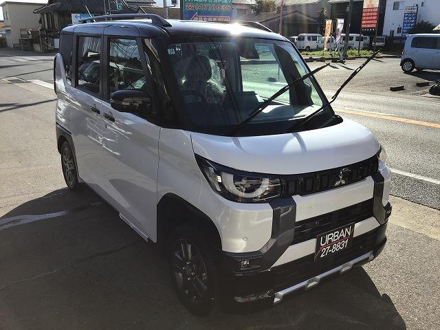 デリカミニ G プレミアム リミテッドエディション アルパイン製10インチナビ 全方位モニター イーアシスト ツートンカラー ハンドルヒーター 純正15AW 届出済未使用車(7枚目)