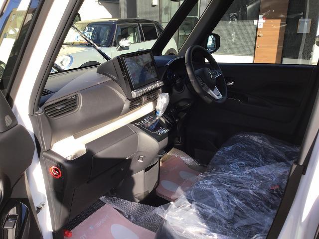 デリカミニ G プレミアム リミテッドエディション アルパイン製10インチナビ 全方位モニター イーアシスト ツートンカラー ハンドルヒーター 純正15AW 届出済未使用車(18枚目)