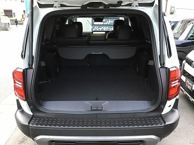 ランドクルーザー250 VX 12.3インチナビ 全方位モニター 前後ドラレコ サンルーフ デジタルインナーミラー 丸目LEDヘッドライト モデリスタPKG カラードオーバーフェンダー リヤスポイラー パワーバックドア 禁煙車(17枚目)