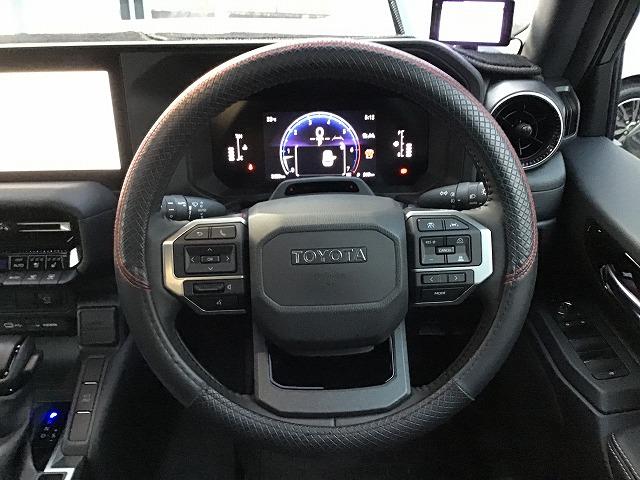 ランドクルーザー250 VX 12.3インチナビ 全方位モニター 前後ドラレコ サンルーフ デジタルインナーミラー 丸目LEDヘッドライト モデリスタPKG カラードオーバーフェンダー リヤスポイラー パワーバックドア 禁煙車(29枚目)