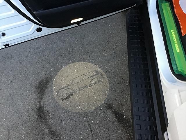 ランドクルーザー250 VX 12.3インチナビ 全方位モニター 前後ドラレコ サンルーフ デジタルインナーミラー 丸目LEDヘッドライト モデリスタPKG カラードオーバーフェンダー リヤスポイラー パワーバックドア 禁煙車(38枚目)