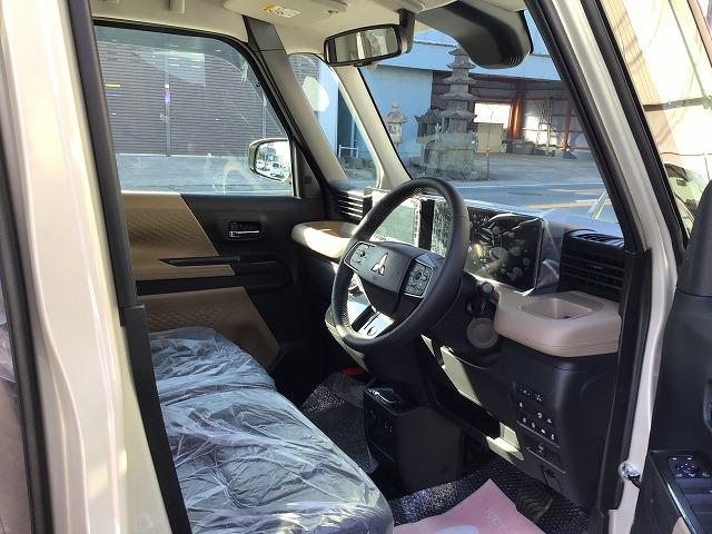 デリカミニ Ｇ　プレミアム　純正９インチディスプレイオーディオ　マイパイロット　イーアシスト　全方位モニター　シートヒーター　電動パーキングブレーキ　届出済未使用車（21枚目）