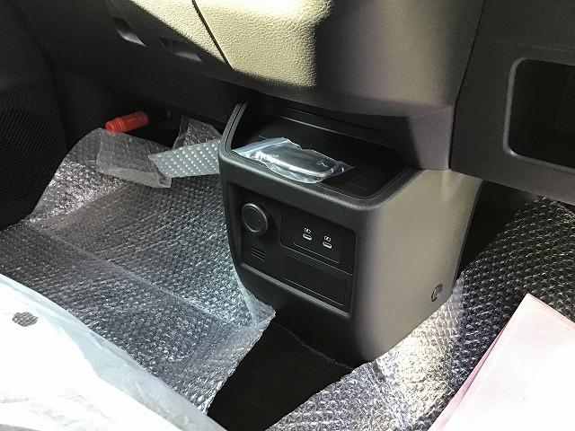 デリカミニ Ｇ　プレミアム　純正９インチディスプレイオーディオ　マイパイロット　イーアシスト　全方位モニター　シートヒーター　電動パーキングブレーキ　届出済未使用車（30枚目）