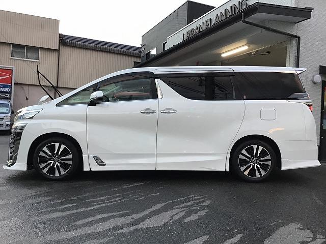 ヴェルファイア ２．５Ｚ　Ｇエディション　純正１０インチナビ　Ｂカメラ　ＥＴＣ　後席モニター　ＴＲＤ製フルエアロ　４本出しマフラー　ベンチレーションシート　パワーバックドア　トヨタセーフティセンス　禁煙車（4枚目）