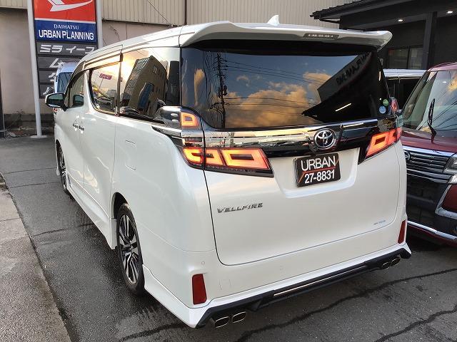 ヴェルファイア ２．５Ｚ　Ｇエディション　純正１０インチナビ　Ｂカメラ　ＥＴＣ　後席モニター　ＴＲＤ製フルエアロ　４本出しマフラー　ベンチレーションシート　パワーバックドア　トヨタセーフティセンス　禁煙車（8枚目）
