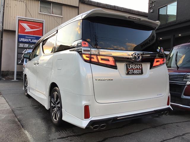 ヴェルファイア ２．５Ｚ　Ｇエディション　純正１０インチナビ　Ｂカメラ　ＥＴＣ　後席モニター　ＴＲＤ製フルエアロ　４本出しマフラー　ベンチレーションシート　パワーバックドア　トヨタセーフティセンス　禁煙車（9枚目）