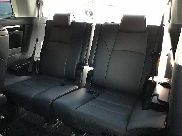 ヴェルファイア ２．５Ｚ　Ｇエディション　純正１０インチナビ　Ｂカメラ　ＥＴＣ　後席モニター　ＴＲＤ製フルエアロ　４本出しマフラー　ベンチレーションシート　パワーバックドア　トヨタセーフティセンス　禁煙車（19枚目）