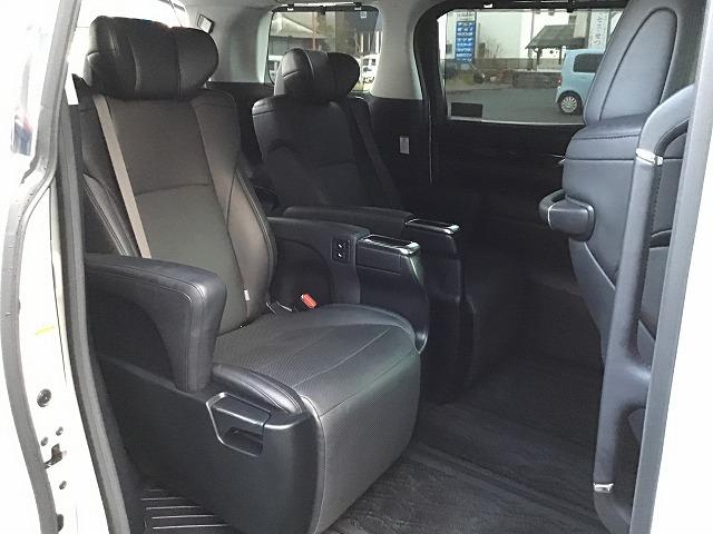 ヴェルファイア ２．５Ｚ　Ｇエディション　純正１０インチナビ　Ｂカメラ　ＥＴＣ　後席モニター　ＴＲＤ製フルエアロ　４本出しマフラー　ベンチレーションシート　パワーバックドア　トヨタセーフティセンス　禁煙車（25枚目）