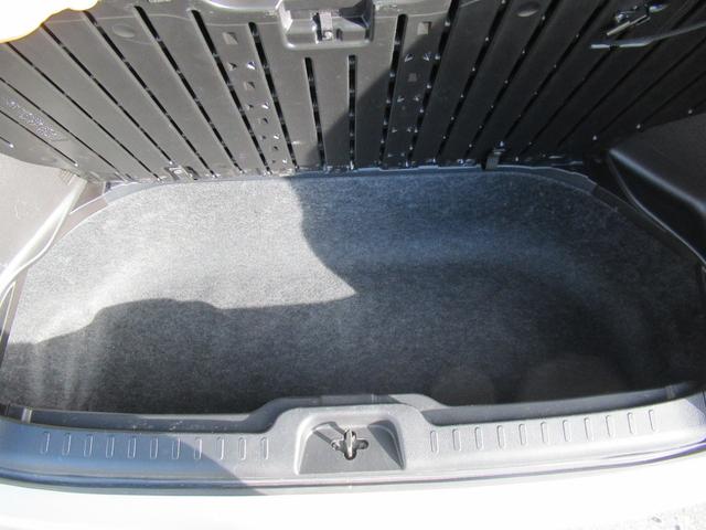 セレナ ハイウェイスター　Ｖセレクション＋セーフティ　ＳＨＶ　ＳＤナビ・フルセグＴＶ・Ｂｌｕｅｔｏｏｔｈ・Ｂカメラ・ＥＴＣ・ＬＥＤライト・スマートキー・プッシュスタート・後席モニタ・両側パワースライドドア（11枚目）