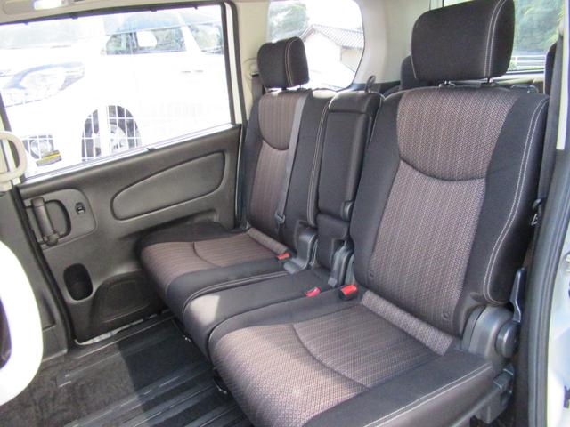 セレナ ハイウェイスター　Ｖセレクション＋セーフティ　ＳＨＶ　ＳＤナビ・フルセグＴＶ・Ｂｌｕｅｔｏｏｔｈ・Ｂカメラ・ＥＴＣ・ＬＥＤライト・スマートキー・プッシュスタート・後席モニタ・両側パワースライドドア（17枚目）