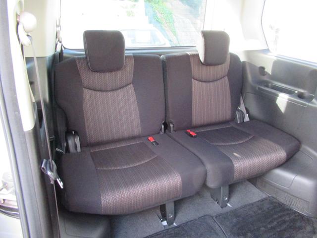 セレナ ハイウェイスター　Ｖセレクション＋セーフティ　ＳＨＶ　ＳＤナビ・フルセグＴＶ・Ｂｌｕｅｔｏｏｔｈ・Ｂカメラ・ＥＴＣ・ＬＥＤライト・スマートキー・プッシュスタート・後席モニタ・両側パワースライドドア（18枚目）