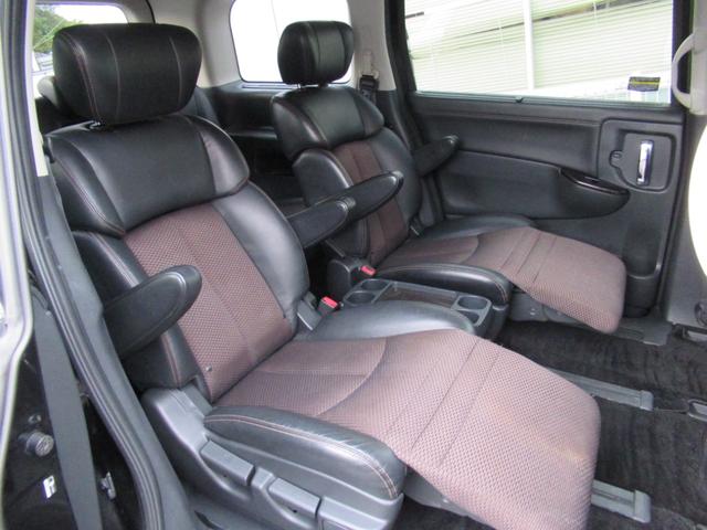 エルグランド 250ハイウェイスター HDDナビ・フルセグTV・Bluetooth・全周囲カメラ・ETC・HIDライト・ドライブレコーダー・スマートキー・プッシュスタート・後席モニター・両側電動スライドドア・オットマン(16枚目)