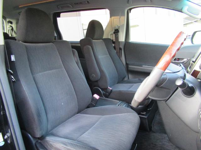 アルファード ２４０Ｓ　ＨＤＤナビ・フルセグＴＶ・Ｂカメラ・ＥＴＣ・ＨＩＤライト・スマートキー・プッシュスタート・後席モニター・両側パワースライドドア・障害物センサー・オットマン（11枚目）