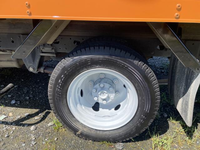 　１．５ｔキッチンカー　移動販売車　フードトラック　ケータリング　中型　カスタム　８ナンバー　オレンジ　フローリング　シンク(22枚目)