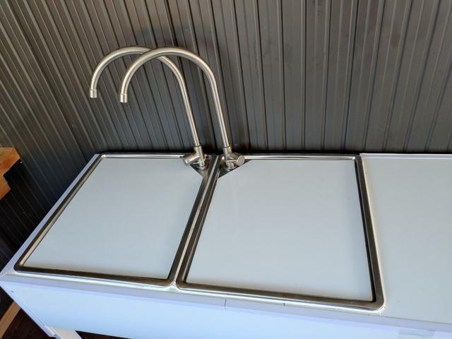 アトラストラック 1.5tキッチンカー 移動販売車 フードトラック ケータリング 中型 カスタム 8ナンバー オレンジ フローリング シンク(58枚目)