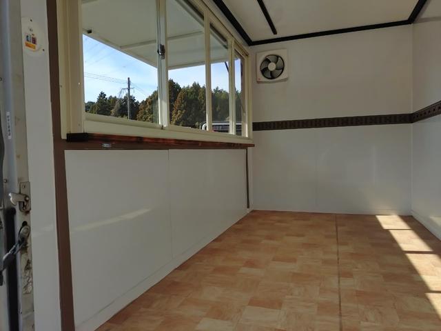 アトラストラック 　キッチンカー、バックカメラ、モニター、軽油（12枚目）