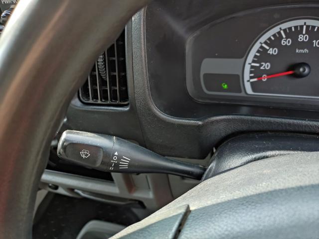 ＮＴ１００クリッパートラック 　軽タイプキッチンカー　８ナンバー　フードトラック　跳ね上げ式　走行１４．８万Ｋｍ　クリーム色　フローリング仕様　作業場エアコン付き　換気扇　ＥＴＣ（33枚目）