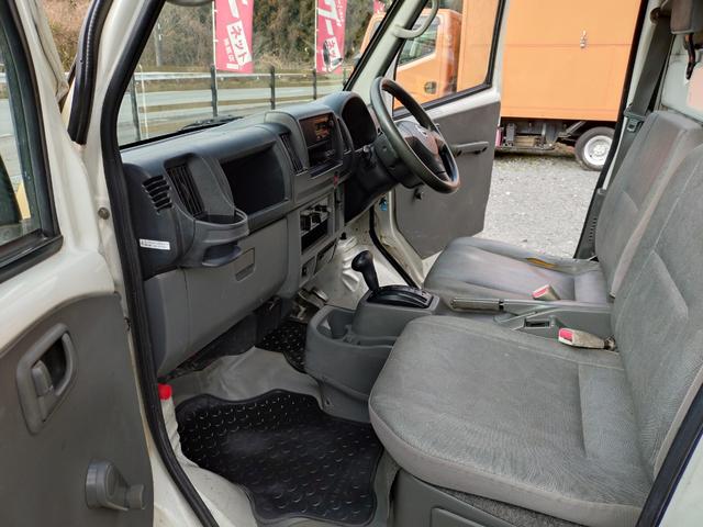 ＮＴ１００クリッパートラック 　軽タイプキッチンカー　８ナンバー　フードトラック　跳ね上げ式　走行１４．８万Ｋｍ　クリーム色　フローリング仕様　作業場エアコン付き　換気扇　ＥＴＣ（42枚目）