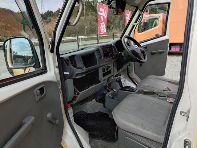 ＮＴ１００クリッパートラック 　軽タイプキッチンカー　８ナンバー　フードトラック　跳ね上げ式　走行１４．８万Ｋｍ　クリーム色　フローリング仕様　作業場エアコン付き　換気扇　ＥＴＣ（43枚目）