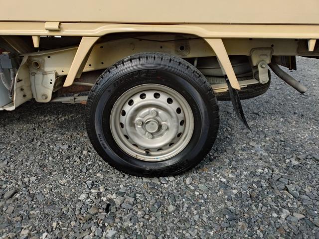 ＮＴ１００クリッパートラック 　軽タイプキッチンカー　８ナンバー　フードトラック　跳ね上げ式　走行１４．８万Ｋｍ　クリーム色　フローリング仕様　作業場エアコン付き　換気扇　ＥＴＣ（45枚目）