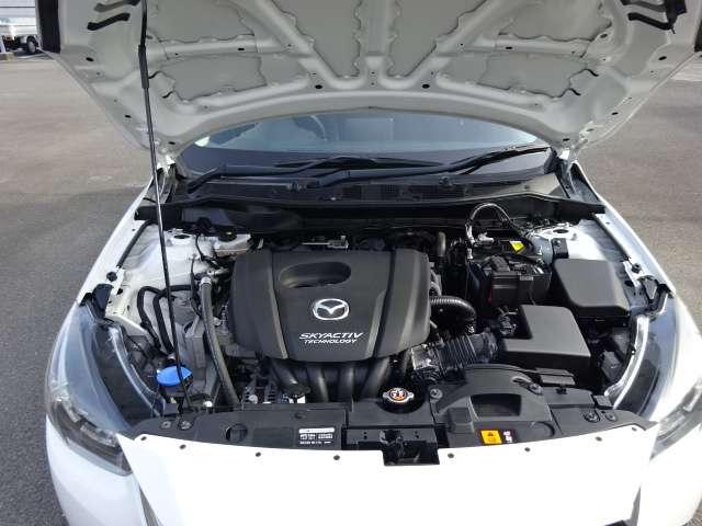 デミオ １．３　１３Ｓ　ナビ・ＴＶ・バックカメラ・ＥＴＣ・シートヒー　アイスト　キーレススタート　ＶＳＡ　盗難防止システム　マニュアルエアコン　ＬＥＤライト　フルセグテレビ　ＡＢＳ　運転席エアバッグ　パワーウィンド　ＷＳＲＳ（5枚目）