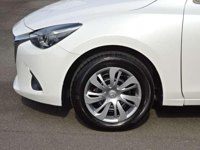 デミオ １．３　１３Ｓ　ナビ・ＴＶ・バックカメラ・ＥＴＣ・シートヒー　アイスト　キーレススタート　ＶＳＡ　盗難防止システム　マニュアルエアコン　ＬＥＤライト　フルセグテレビ　ＡＢＳ　運転席エアバッグ　パワーウィンド　ＷＳＲＳ（6枚目）