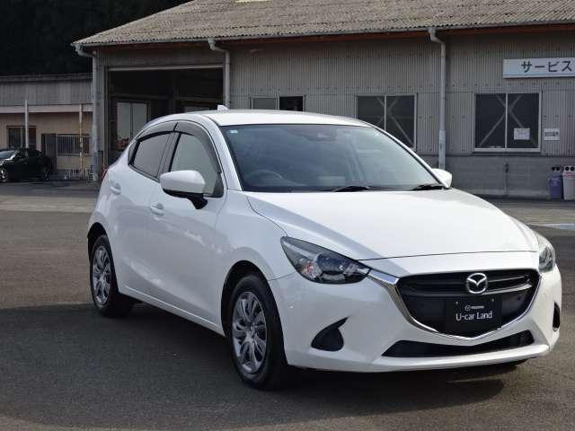 デミオ １．３　１３Ｓ　ナビ・ＴＶ・バックカメラ・ＥＴＣ・シートヒー　アイスト　キーレススタート　ＶＳＡ　盗難防止システム　マニュアルエアコン　ＬＥＤライト　フルセグテレビ　ＡＢＳ　運転席エアバッグ　パワーウィンド　ＷＳＲＳ（10枚目）