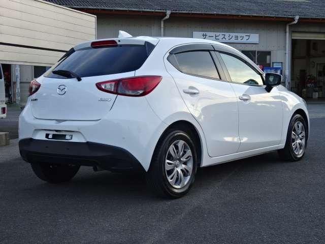 デミオ １．５　１５Ｓ　ナビ・ＥＴＣ・バックモニター　ブレーキサポート　横滑り防止装置　フルオートエアコン　サイドエアバッグ　キーレス　Ａストップ　エアバッグ　盗難防止装置　パワステ　パワーウインドウ　ＥＴＣ　ＡＢＳ（2枚目）