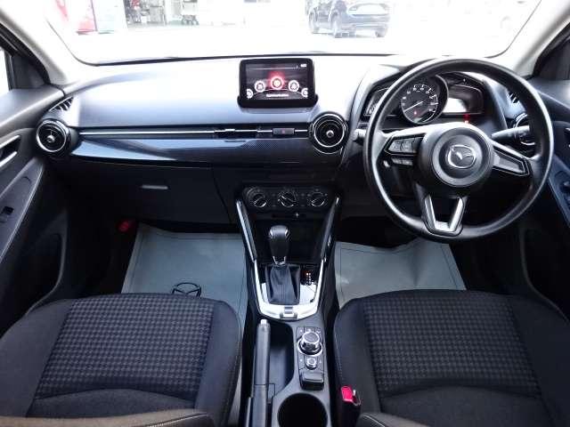 デミオ １．５　１５Ｓ　ナビ・ＥＴＣ・バックモニター　ブレーキサポート　横滑り防止装置　フルオートエアコン　サイドエアバッグ　キーレス　Ａストップ　エアバッグ　盗難防止装置　パワステ　パワーウインドウ　ＥＴＣ　ＡＢＳ（3枚目）