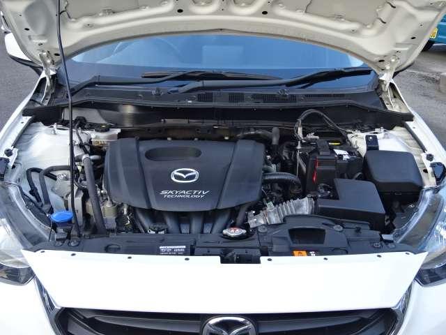 デミオ １．５　１５Ｓ　ナビ・ＥＴＣ・バックモニター　ブレーキサポート　横滑り防止装置　フルオートエアコン　サイドエアバッグ　キーレス　Ａストップ　エアバッグ　盗難防止装置　パワステ　パワーウインドウ　ＥＴＣ　ＡＢＳ（5枚目）