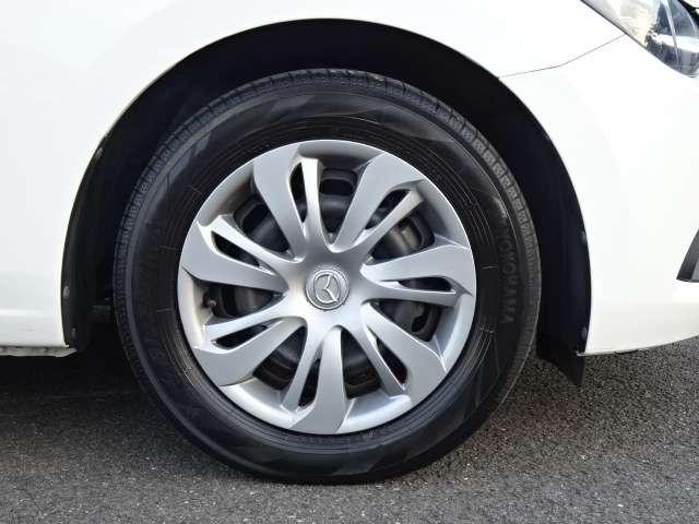 デミオ １．５　１５Ｓ　ナビ・ＥＴＣ・バックモニター　ブレーキサポート　横滑り防止装置　フルオートエアコン　サイドエアバッグ　キーレス　Ａストップ　エアバッグ　盗難防止装置　パワステ　パワーウインドウ　ＥＴＣ　ＡＢＳ（6枚目）