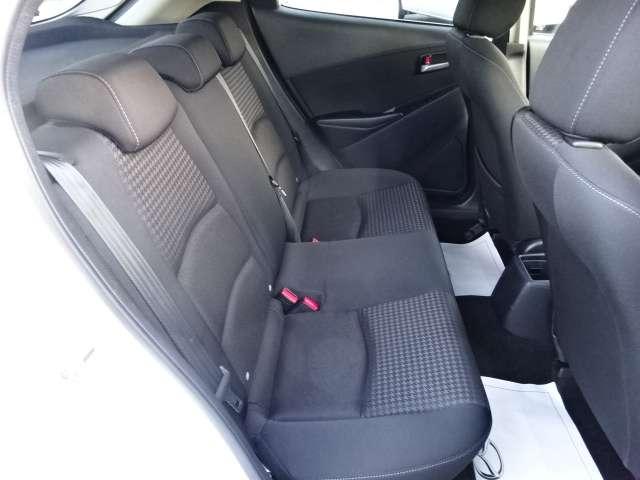 デミオ １．５　１５Ｓ　ナビ・ＥＴＣ・バックモニター　ブレーキサポート　横滑り防止装置　フルオートエアコン　サイドエアバッグ　キーレス　Ａストップ　エアバッグ　盗難防止装置　パワステ　パワーウインドウ　ＥＴＣ　ＡＢＳ（17枚目）