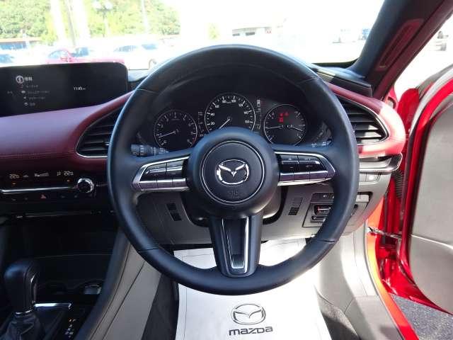 ＭＡＺＤＡ３ファストバック ２．０　２０Ｓ　バーガンディ　セレクション　衝突軽減ブレーキ　クルーズコントロール　ｉ－ｓｔｏｐ　ＥＴＣ車載器　ＬＥＤ　前席シートヒーター　地デジ　ＤＶＤ再生　横滑り防止　スマートキー　バックモニター　ＡＷ　エアバッグ　ＴＶ　キーレス　クリソナ（12枚目）