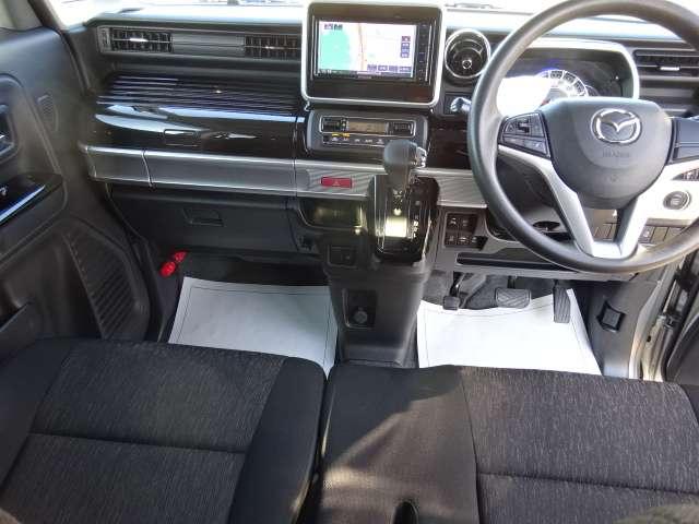 シンプルインパネで運転に集中できます。