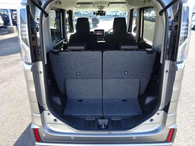 使い勝手のいいラゲッジルームです！