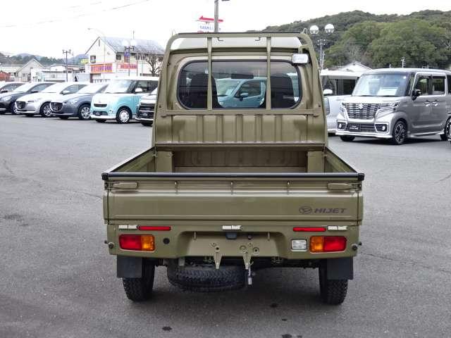 ハイゼットトラック ６６０　ジャンボ　３方開　４ＷＤ　５ＭＴ・ディスプレイオーディオ・バックカメ　パワーステ　助手席エアバック　前席パワーウィンドウ　バックカメラ　ＡＣ　運転席エアバック　ＬＥＤライト　キーレスキー　切替４ＷＤ　ＡＢＳ（9枚目）