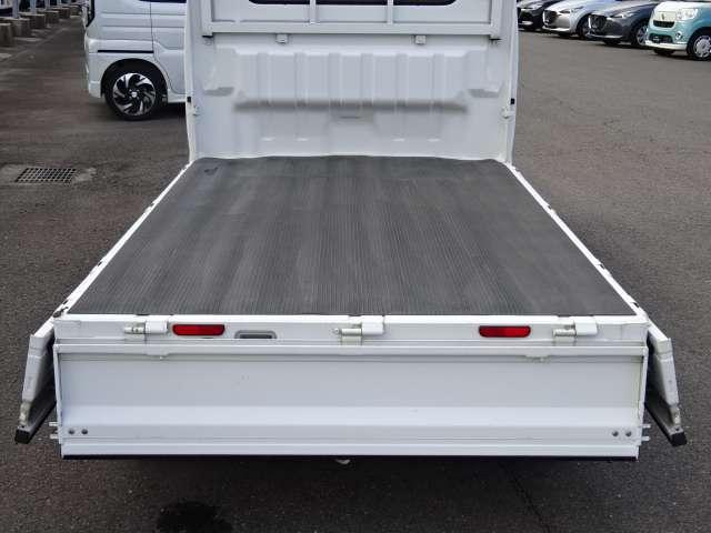 スクラムトラック ６６０　ＫＣ　エアコン・パワステ　純正ラジオ・５ＭＴ　パワステ付き　運転席エアバッグ　エアコン（10枚目）