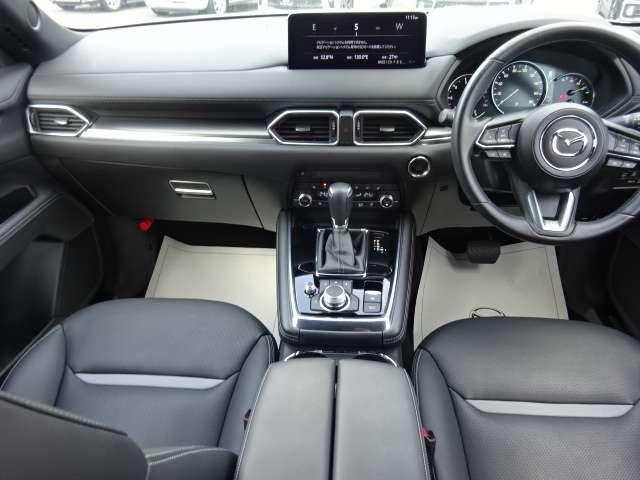 ＣＸ－８ ２．２　ＸＤ　スポーツ　アピアランス　ディーゼルターボ　ＥＴＣ・全方位モニター・６人乗り・シートヒー　クルコン　Ｐバックドア　キーレス　３列シート　ＬＥＤ　ＥＴＣ　シートヒーター　バックカメラ　アルミホイール　スマートキー　エアコン　アイドリングストップ（3枚目）