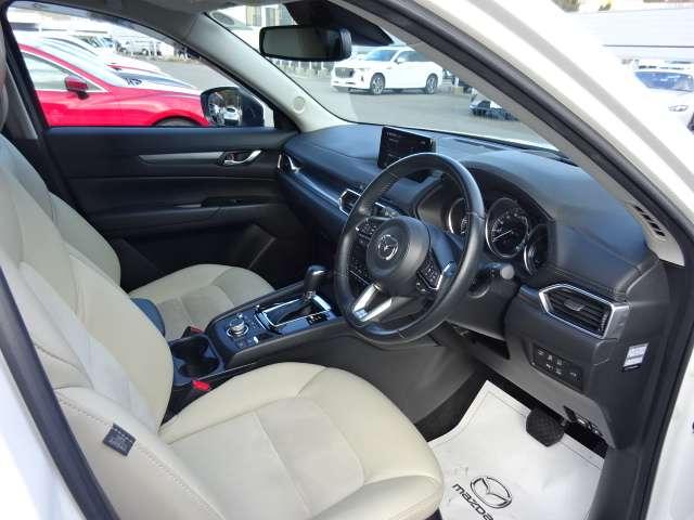 ＣＸ－５ ２．２　ＸＤ　シルク　ベージュ　セレクション　ディーゼルター　ナビ・ＴＶ・ＥＴＣ・全方位モニター・シートヒ　コーナーセンサー　ＬＥＤヘッドライト　アイドリングストップ　パワーテールゲート　電動シート　スマートキー　シートヒーター　ＥＴＣ　ＤＶＤ再生　バックカメラ（8枚目）