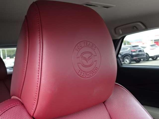 �V�[�g�ɂ͂P�O�O���N���ʋL�O�̃��S����I