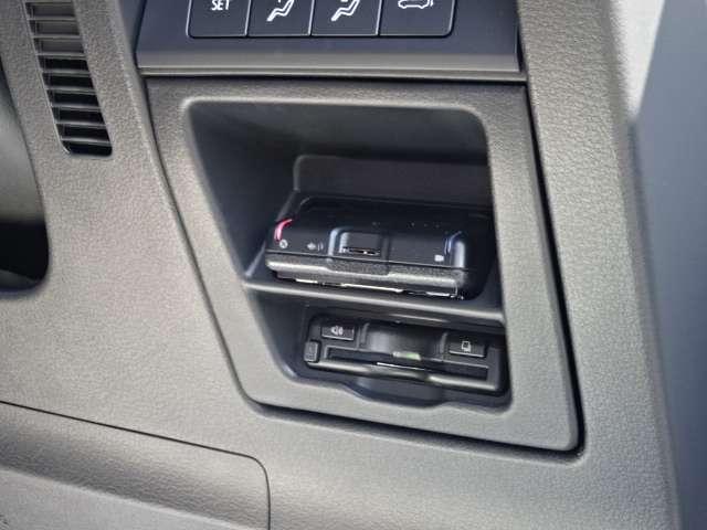 ＣＸ－３０ ２．０　２０Ｓ　プロアクティブ　ツーリングセレクション　ナビ・ＴＶ・ＥＴＣ・全方位モニター・シートヒ　スマートブレーキサポート　ＬＥＤヘッドライト　前席シートヒーター　バックモニター　ナビ＆ＴＶ　オートエアコン　ＡＢＳ　電動シート　キーレス　スマートキー（14枚目）