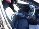 運転席はまっすぐな姿勢でシートに座り、足を自然に伸ばして操作できる位置各ペダルを配するという理想的なレイアウトを実現しています!ぜひ一度MAZDAのドライビングポジションをご体感ください。
