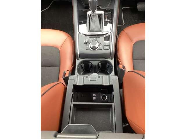 �h�����N�z���_�[�E�����u�����Z���^�[�ɂ������܂��B������������A�֗��ł��B�^�C�v�b�ڑ��[�q�A�V�K�[�\�P�b�g���t���Ă��܂��B