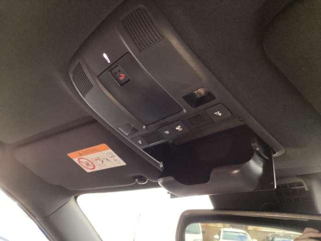 �T���O���X�z���_�[�Ƃr�n�r�{�^�������Ă���̂ŁA���S�I