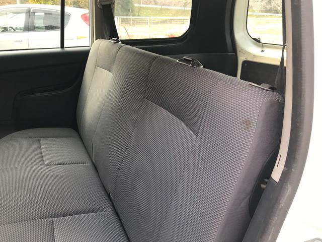 U 4WD 5速マニュアル車 2インチリフトアップ公認 15インチブロックタイヤ サブウーファー シート変更 メモリーナビ フルセグTV DVD再生(15枚目)