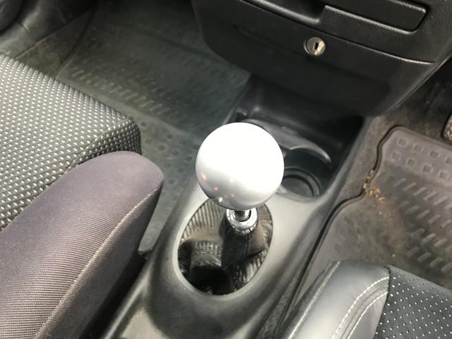 U 4WD 5速マニュアル車 2インチリフトアップ公認 15インチブロックタイヤ サブウーファー シート変更 メモリーナビ フルセグTV DVD再生(36枚目)