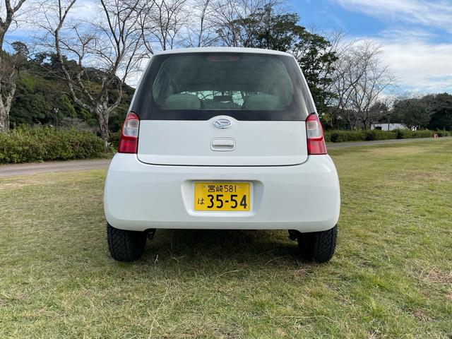 エッセ Ｘ　リフトアップカスタム　車検Ｒ９年１１月　４ＡＴ　電動格納ウインカーミラー　リフトアップサス　１４インチＡ／Ｔタイヤ（3枚目）