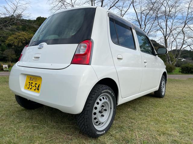 エッセ Ｘ　リフトアップカスタム　車検Ｒ９年１１月　４ＡＴ　電動格納ウインカーミラー　リフトアップサス　１４インチＡ／Ｔタイヤ（8枚目）