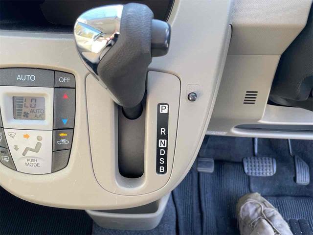 ���i�����ގ��ɕK�����삷�郌�o�[�ł��B����̂��₷�����̂ɂȂ��Ă��܂��B���Ј�x�̊����Ă��������B