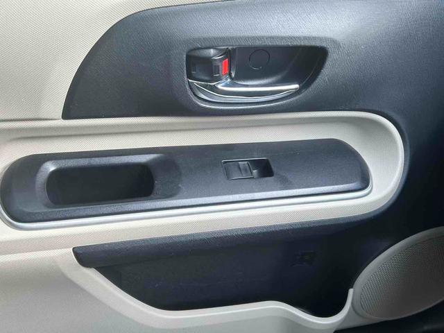 アクア Ｇ　ＥＴＣ　バックカメラ　ＴＶ　アルミホイール　スマートキー　電動格納ミラー　ＣＶＴ　衝突安全ボディ　ＡＢＳ　ＥＳＣ　エアコン　パワーステアリング（12枚目）